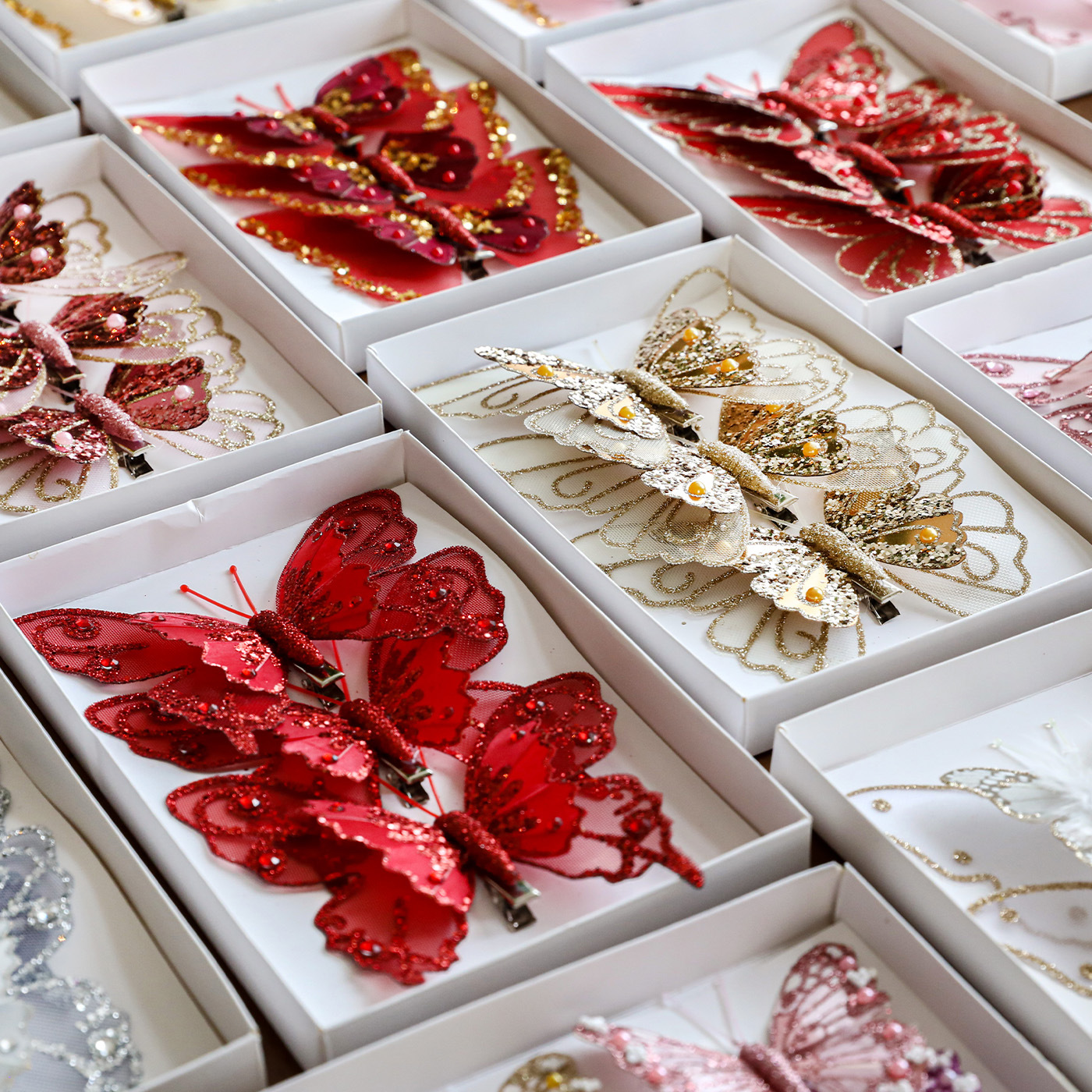 Nuevos productos de decoración de Navidad mariposa árbol de Navidad clip colgante polvo flash de malla de simulación colgante vacío decoración en stock