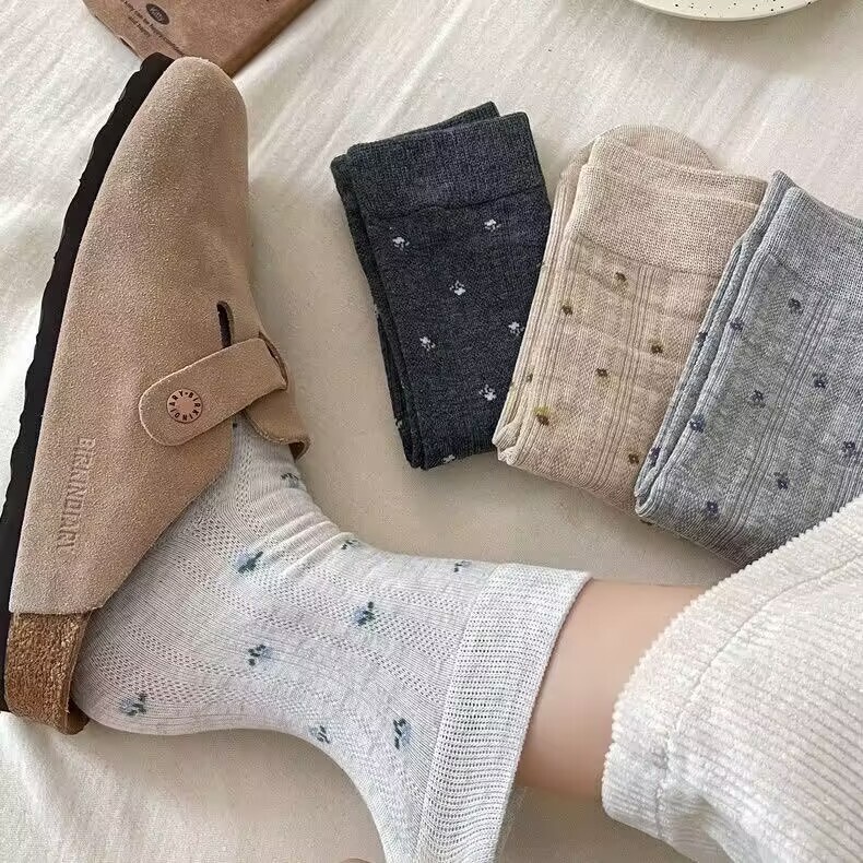 Women's Autumn and Winter New Trendy Socks Japanese Retro Floral Seamless Slouch Socks Casual Versatile Ins Style Mid-Calf Socks Women's Autumn and Winter New Trendy Socks Japanese Retro Floral Seamless Slouch Socks Casual Versatile Ins Style Mid-Calf Socks