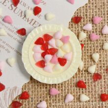 超迷你半面草莓（大一号）~奶油胶仿真食玩美甲手机壳卡通树脂配