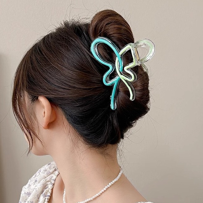 女性の髪のための夏のグラデーションバタフライクリップ、後頭部のためのカラフルなヘアクリップ、大きなサメクリップ、ヘアクリップ|undefined
