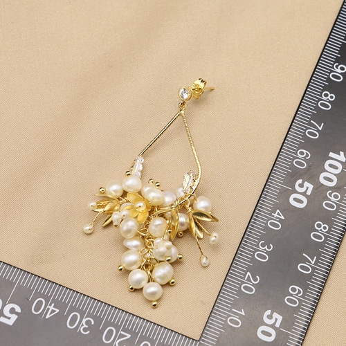 Natural pearl earrings niche antique retro earrings high-end light luxury jewelry high-quality beaded earrings wholesale