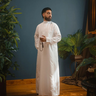 Factory Direct Sales Middle Eastern Arabian White Robe High Quality Men's Robe Muslim Cross-Border E-Commerce Hot Selling Arabian Robe