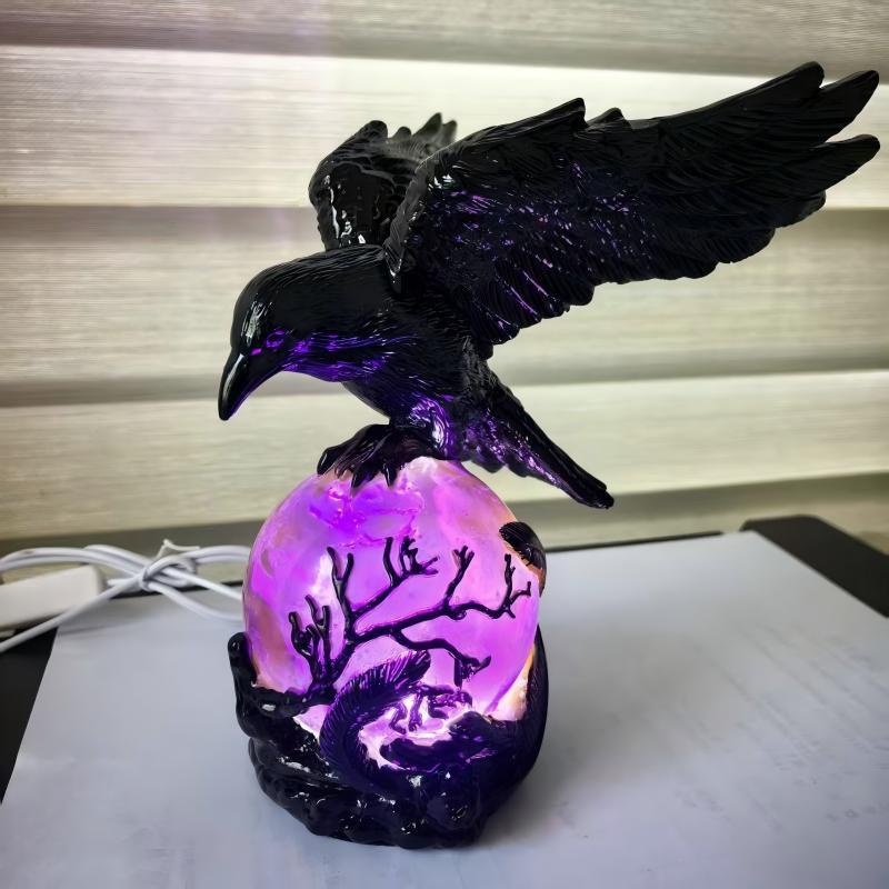 Cross-border hot-selling European-style small night light, decorative lighting for study rooms, creative eagle-shaped table lamp, Gothic-style raven resin ornament