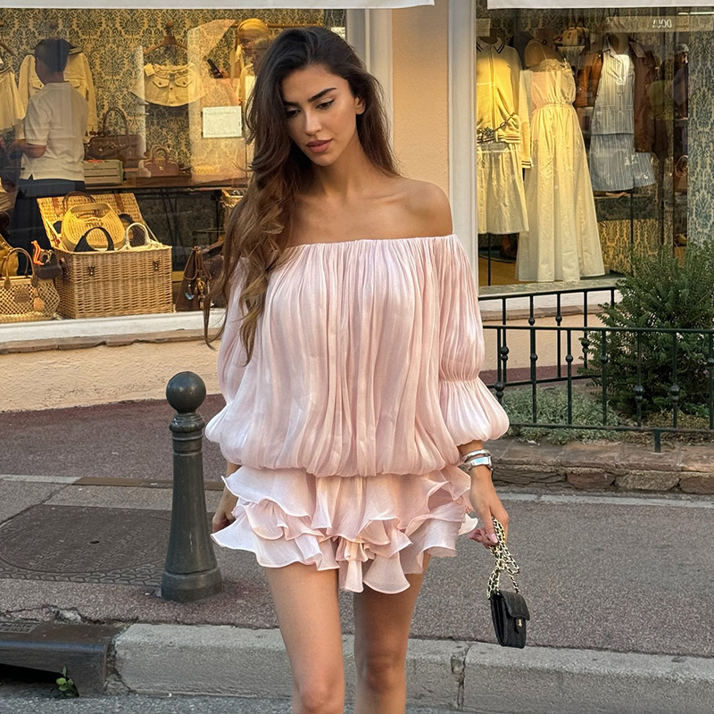 Romantic French-Style One-Shoulder Mermaid Dress with Shiny Silk Cake Skirt, Unique Design, Lantern Sleeves, and a Pure and Alluring Temperament