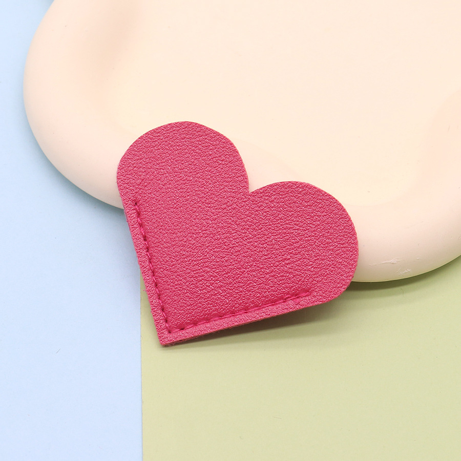 Cubierta protectora de esquina de libro de marcador de cuero de amor Clip de esquina de libro de lectura Herramienta portátil de aprendizaje antideslizante y a prueba de humedad para estudiantes