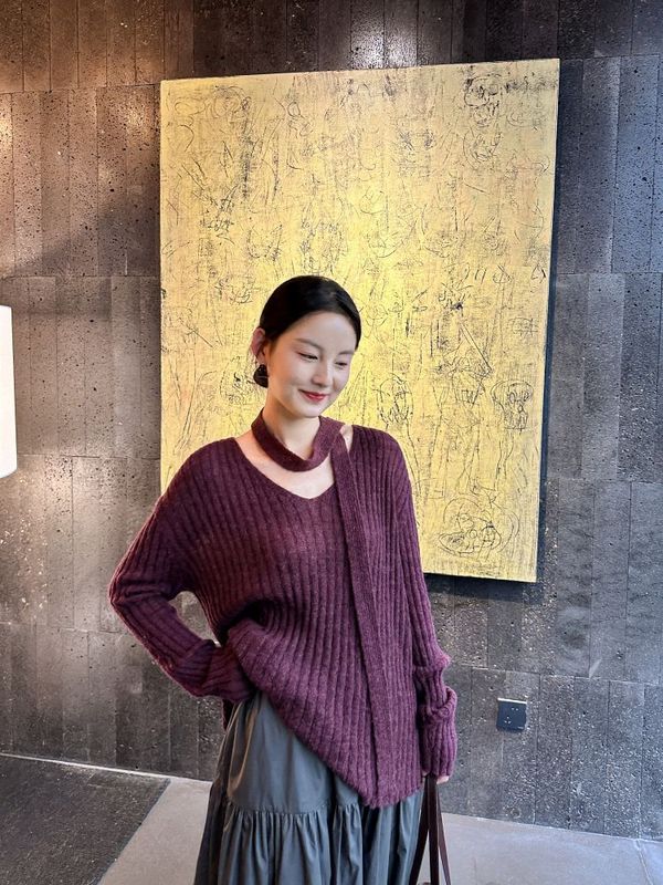 DIGM | 2025秋季慵懒风软糯马海毛V领坑纹飘带针织衫毛衣女88939|undefined