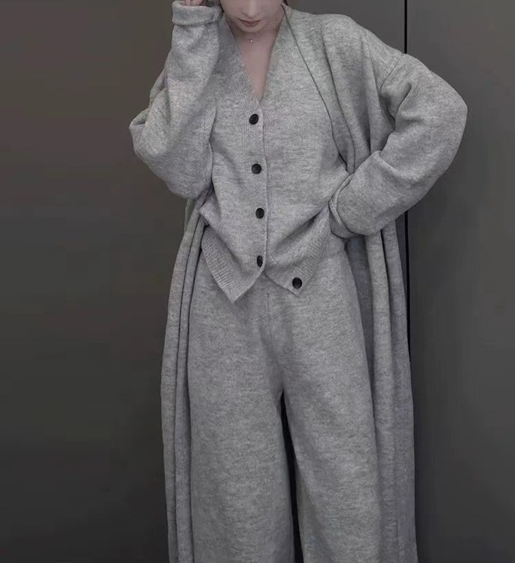 怠惰な風のゆったりした高級セーターセットの女性秋冬スタイルのベストコートのワイドパンツのニットカーディガンの3点セット|undefined