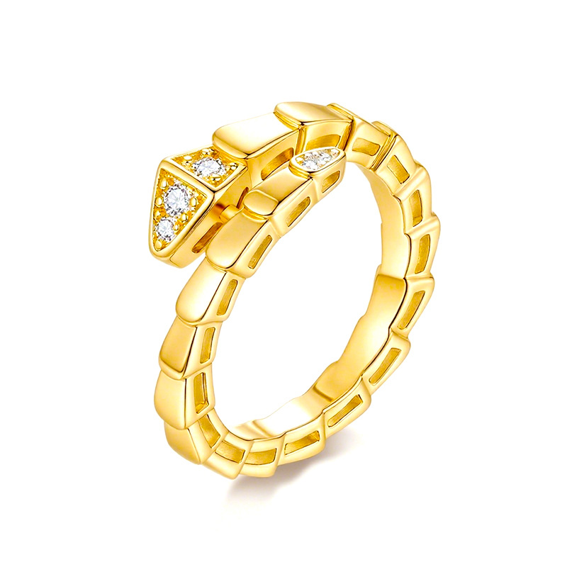 실버에 지르콘 골드가 세팅되어 있습니다.