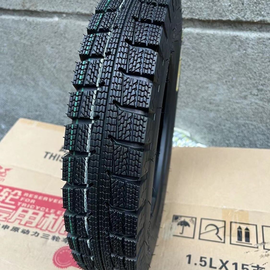 Winter snow tire electric two-wheeled tricycle tire 3.00/3.50/3.75/4.00-12/10 postage
