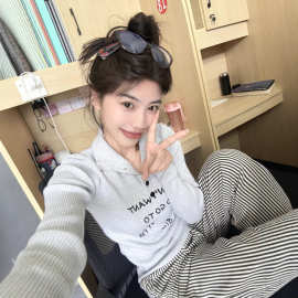 灰色慵懒风早秋穿搭毛衣长袖针织衫女高级韩系软糯修身polo衫上衣