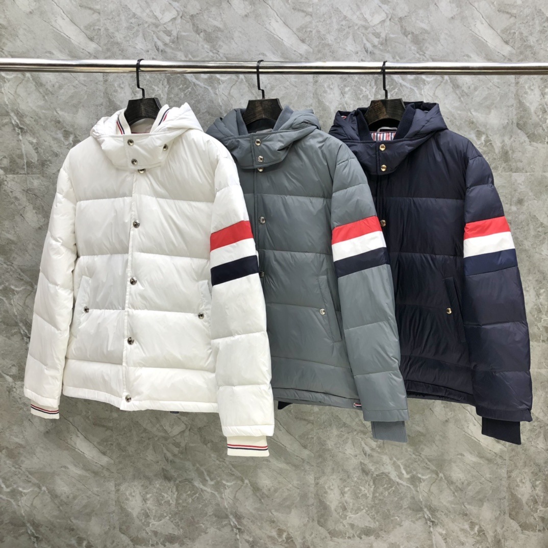TB 제조업체 직판 가을 겨울 신상품 짧은 후드 레드 화이트 블루 다운 재킷 남녀 공용 캐주얼 다용도