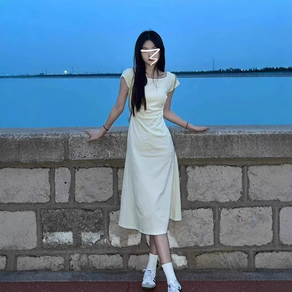 Нежный ветер французское абрикосовое платье с квадратным вырезом детское осеннее 2025 новое темпераментное первое платье с рыбьим хвостом и бедрами