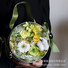 永生花の完成品の丸い布のギフトボックスのバラのギフトボックスのバレンタインデーのプレゼントは彼女にお母さんにプレゼントします。