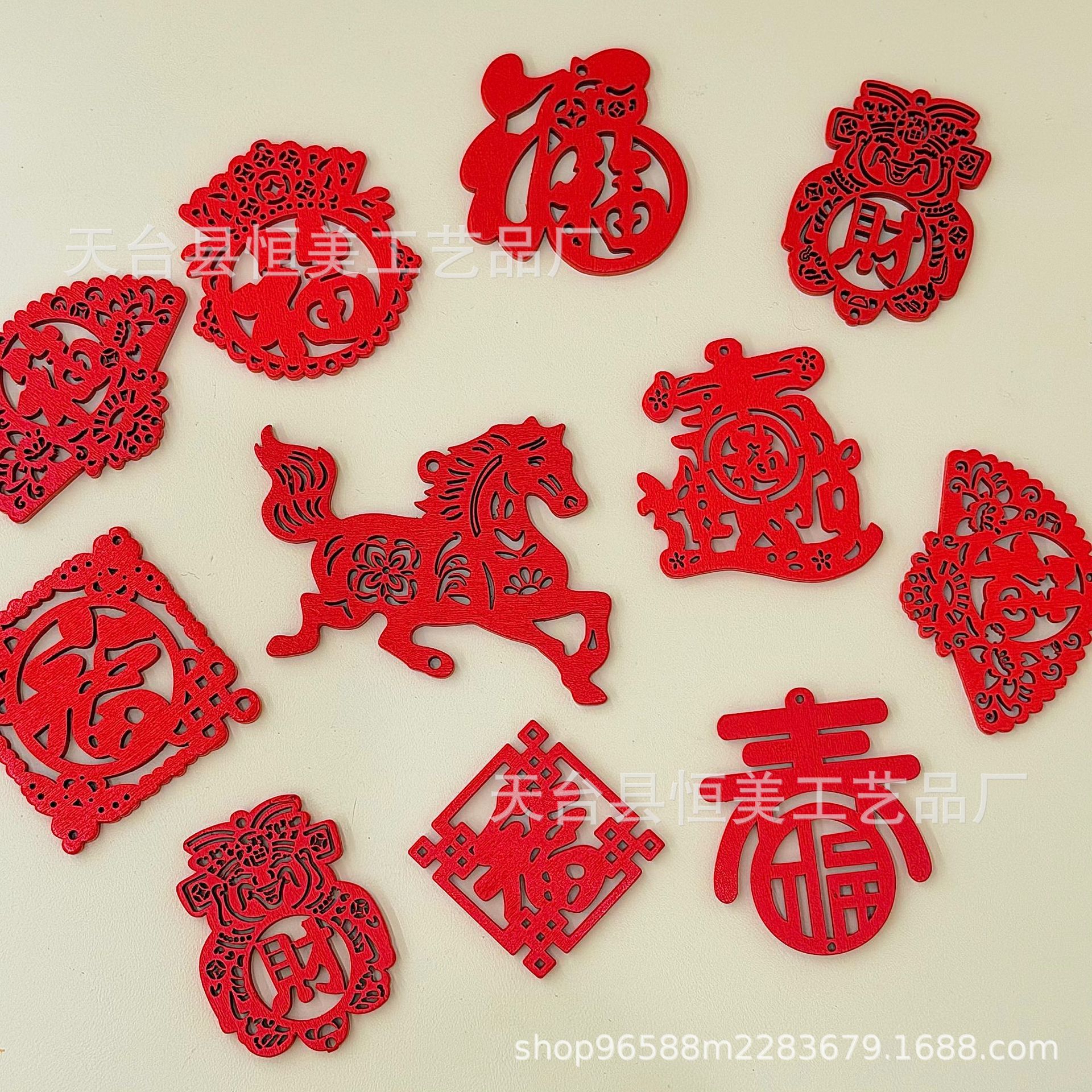 马年爆款镂空木质字牌平安福春节喜庆木牌寺庙景区挂件汽车挂件