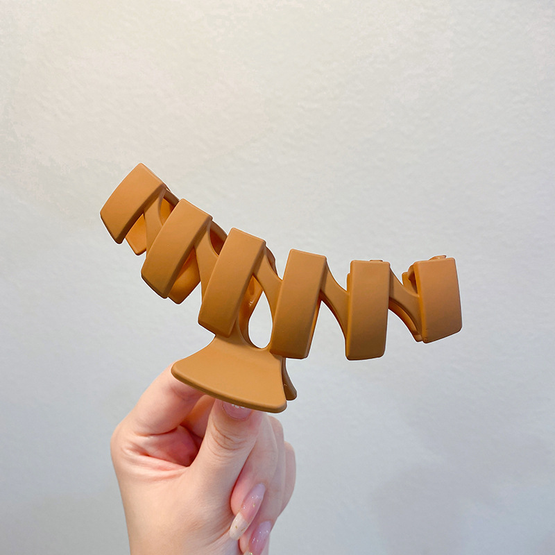 Gran clip de agarre para mujeres 2025 nuevo clip de cabello de alto nivel detrás del cerebro clip de pescado clip de cabello temperamento de verano para el cabello adornamiento