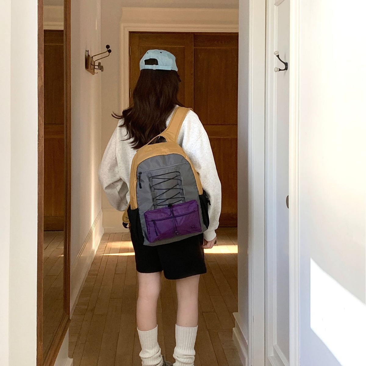 2025 New Autumn and Winter High-Looking Couple Backpack Lightweight Waterproof Large Capacity Outdoor Mountaineering Backpack School Bag