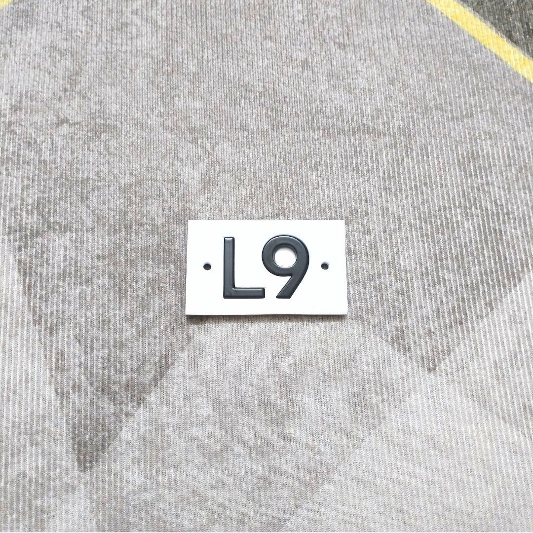 Suitable for Ideal One Hood Logo, Rear Logo, Car Logo, Trunk Logo, Tailgate L6L7L8L9 Letter Logo Modification