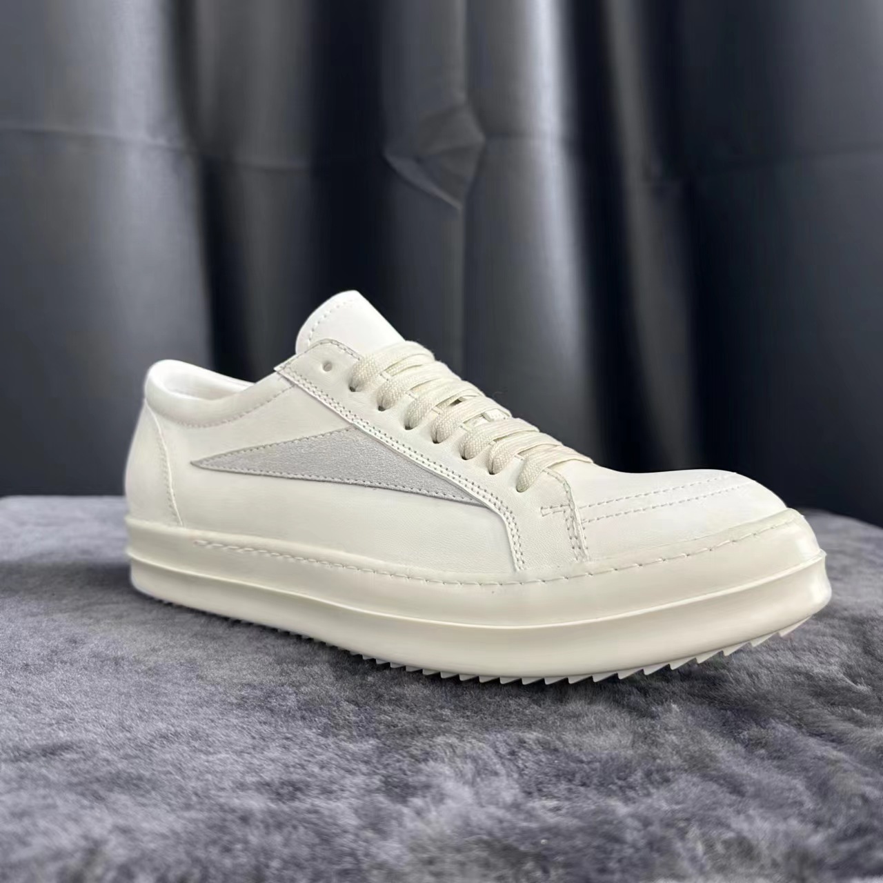 Moda europea y americana Guangzhou rricowees zapatos de hombre bajo-top Napa piel de becerro blanco y negro plataforma con cordones zapatos de tablero de los hombres bajos