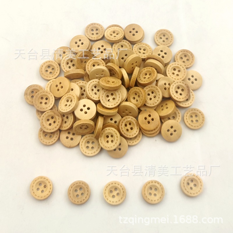 Botones de madera de cuatro orificios con borde anancho y punteado de madera de 15mm Botones de borde ancho con línea punteada de cuatro ojos de madera decorativa 100 piezas por paquete