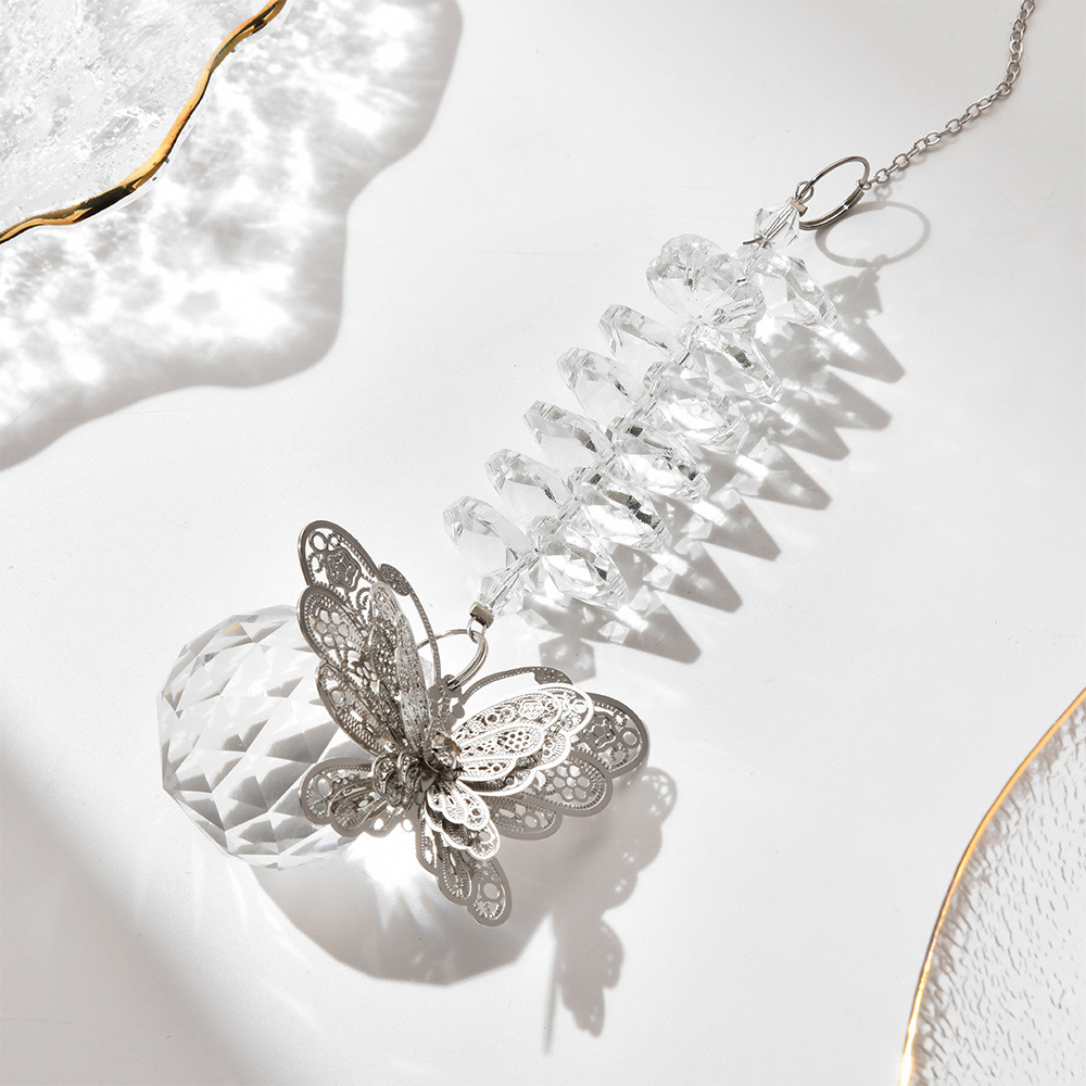 Atrapasueños de cristal al por mayor, regalo ligero, mariposa transparente colorida, bola de cristal facetada, atrapasueños de cristal, campanilla de viento de cristal