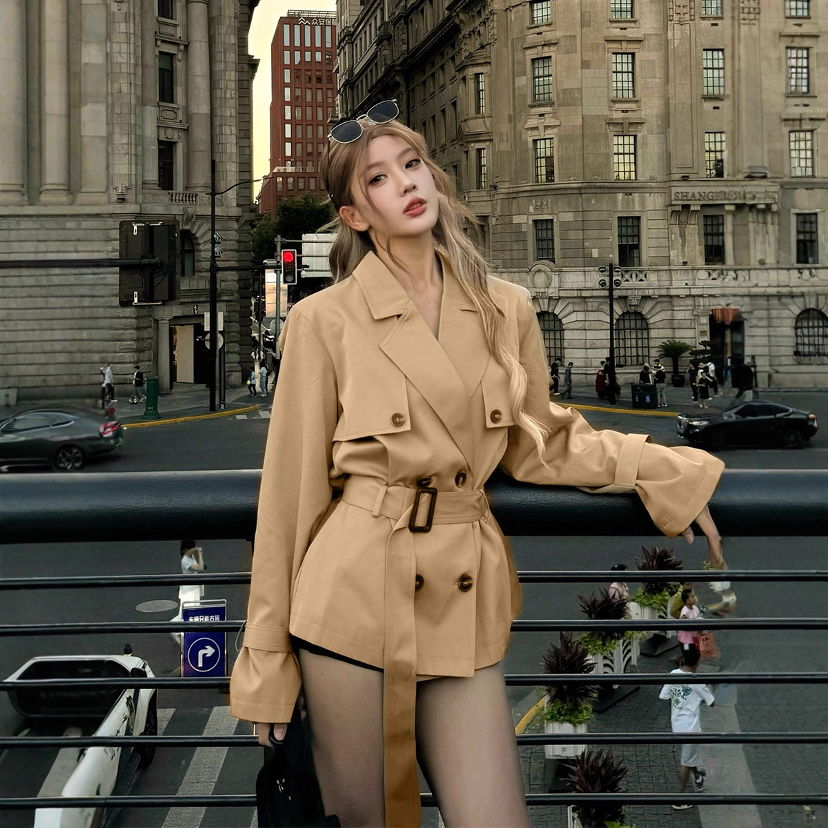 High-End Windbreaker Jacket for Women, New Autumn Women's Khaki British Style Petite Waist-Cinching Short Coat