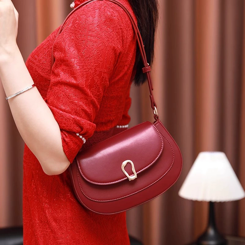 Retro universal red phone bag for bride, high-end