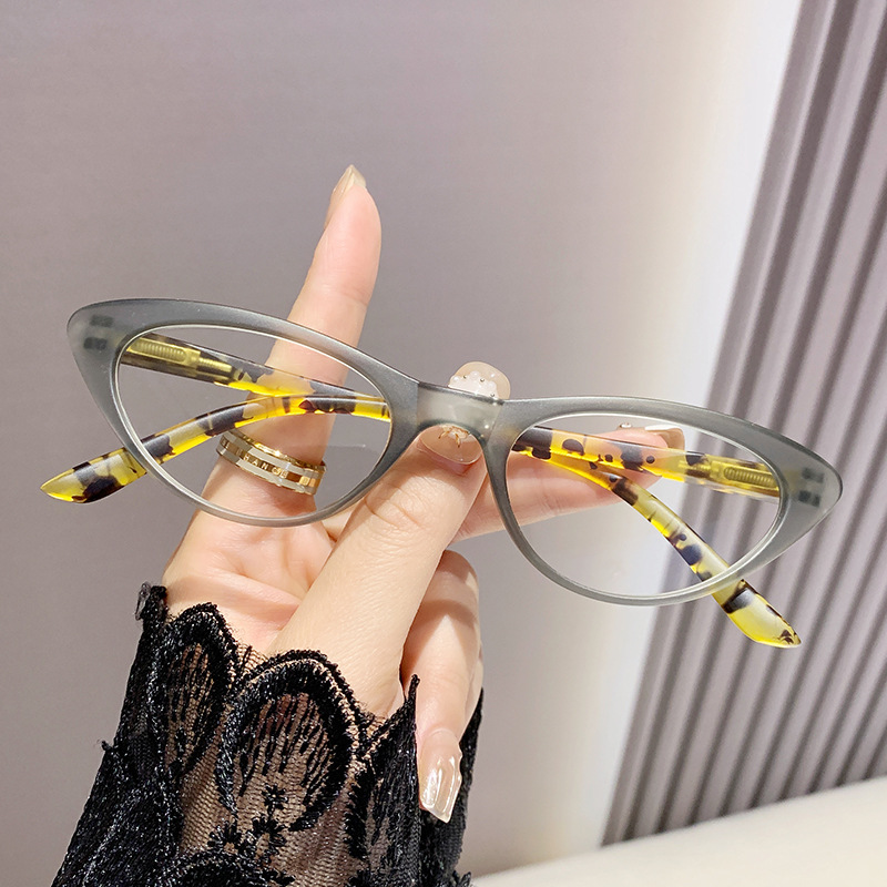 Anti-luz azul transfronteriza Europa y América gafas de presbyopia ultraligera hombre Europa y América de moda de alta definición ancianos ancianos gafas de presbyopia de larga distancia