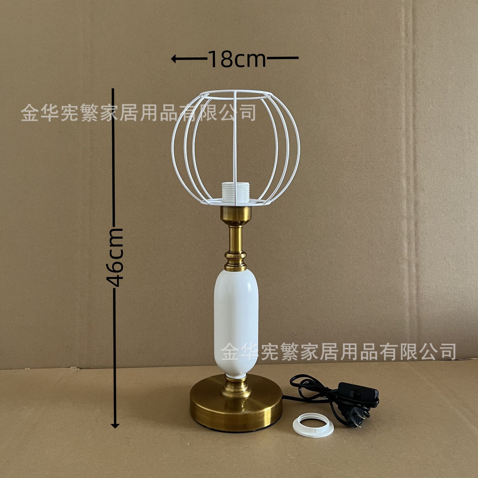 El pequeño libro rojo de estilo europeo retro recomienda la combinación de marco de hierro con base de melón de invierno de metal con botón de alambre de bricolaje para abrir