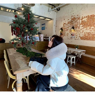 平湖羽绒服女新款冬季加厚保暖小个子大毛领90白鸭绒网红面包服女