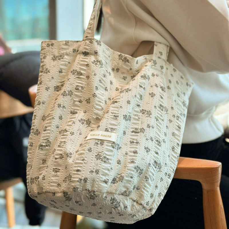 2024 Summer New Fresh and Light Floral Bucket Shoulder Bag, Unconventional Tote Bag, Versatile Large Capacity Shoulder Fabric Bag