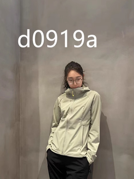 拾吟 2025秋季女款外套 宽松休闲户外保暖女软壳冲锋衣 一件代发|undefined
