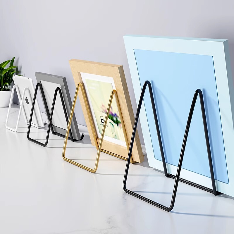 デスクトップフォトフレームのスタンドはメダル証明書の展示棚を持っています。|undefined