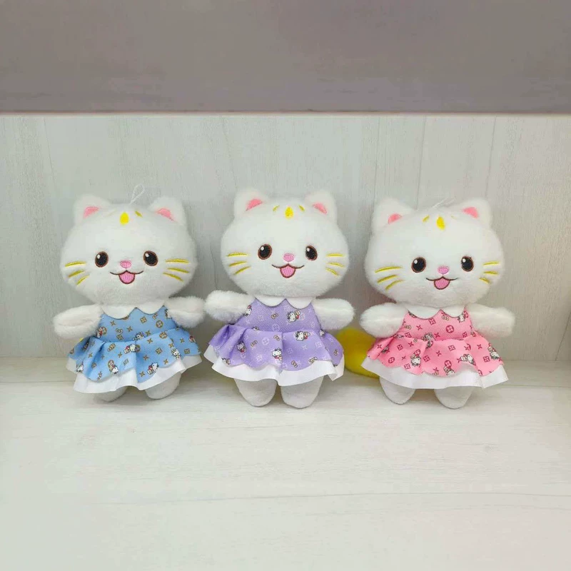 Мягкая игрушка кошка из цветной ткани малая