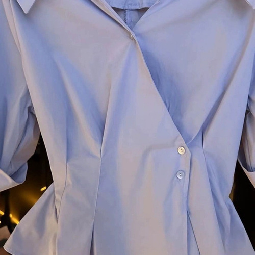 Designer short-sleeved shirt with oblique button-collar for women today's fashionable high-end shirt, pleated waist and slimming top