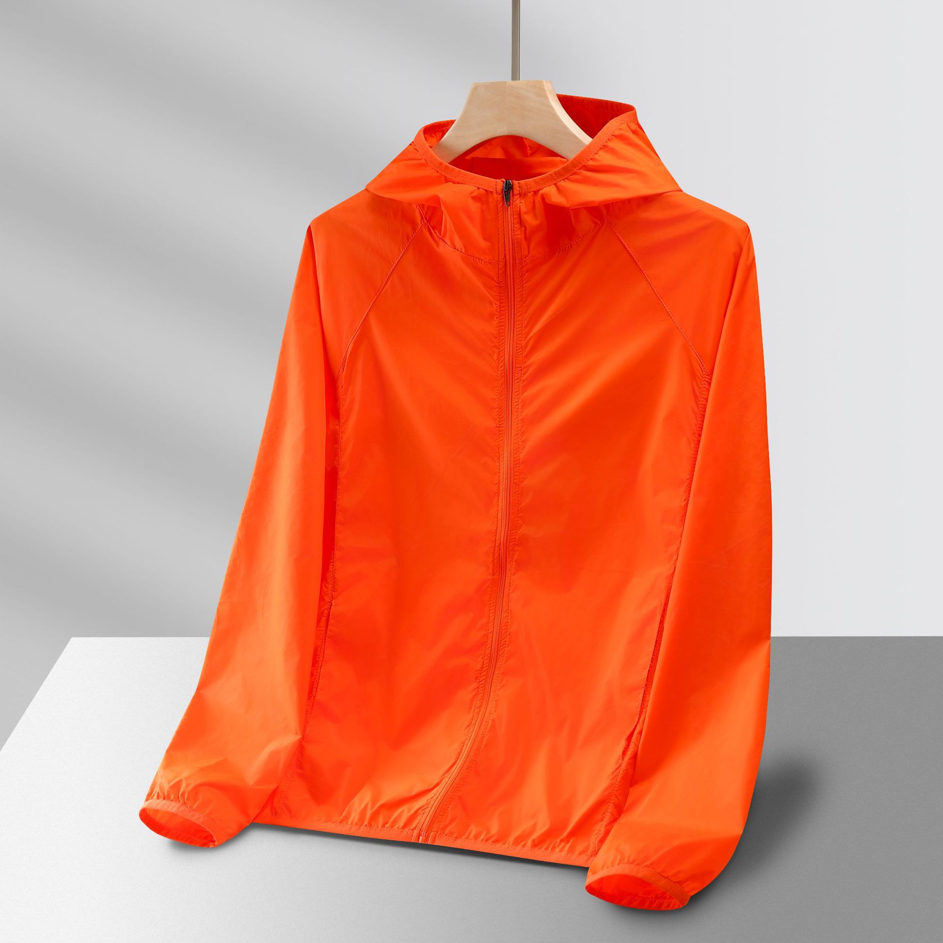 Color caramelo ropa de piel transpirable ultraligera al aire libre verano protección UV protección solar chaqueta superior hombres y mujeres personalizados