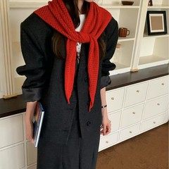 2025新款韩代秋冬红色三角披肩女针织镂空外搭群帘叠穿围巾围脖