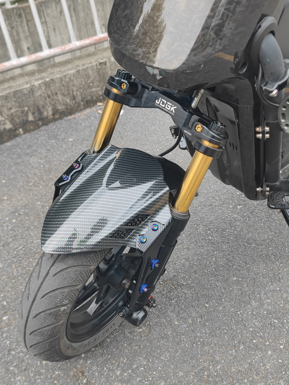 Suitable for Ninebot M395C/Mzmix Xiaoniu Uqi+/Nxt Modified 33-Core Aluminum Alloy Front Mudguard