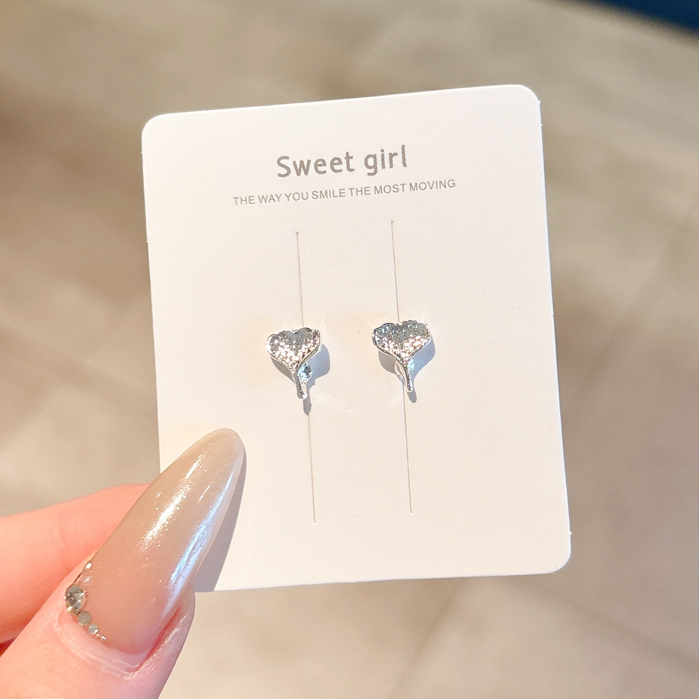 Pendientes de aleación Pendientes de alta calidad de perlas para mujer Pendientes exagerados de temperamento de lujo ligero coreano Pendientes largos con borlas al por mayor