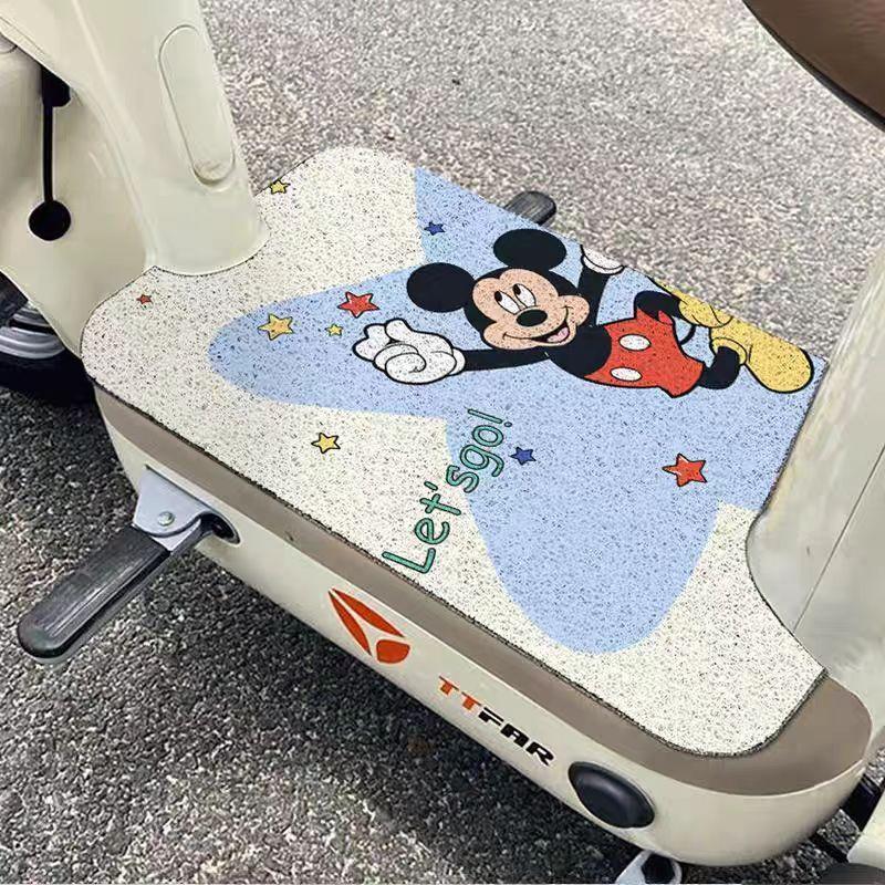 Cartoon Mickey Electric Scooter Foot Mat with Thickened Wire Loops, Anti-Slip, Dirt-Resistant, Easy to Clean, Direct from Manufacturer, Wholesale