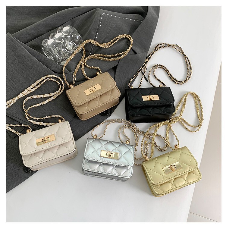 Women's Chain Bag, Small Bag, Women's Crossbody Silver Bag, Rhombus Pattern Hot-Selling Women's Bag, Mini Square Bag, Shoulder Bag Women's Chain Bag, Small Bag, Women's Crossbody Silver Bag, Rhombus Pattern Hot-Selling Women's Bag, Mini Square Bag, Shoulder Bag