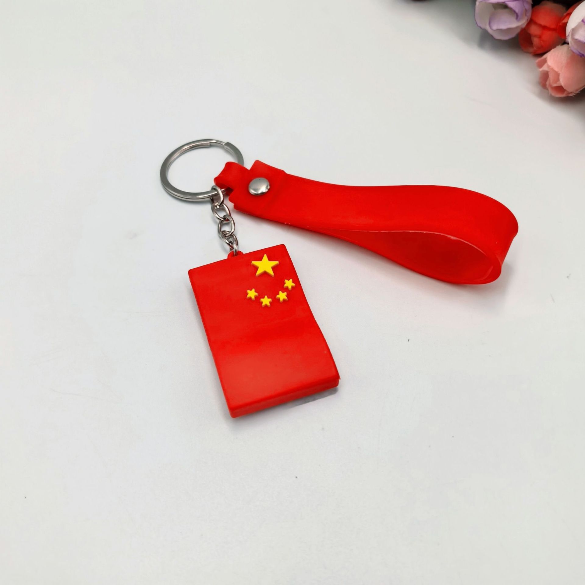Día Nacional de Año Nuevo Pequeño regalo de amor cinco estrellas bandera roja colgante llavero colgante regalo de recompensa para niños jardín de infantes