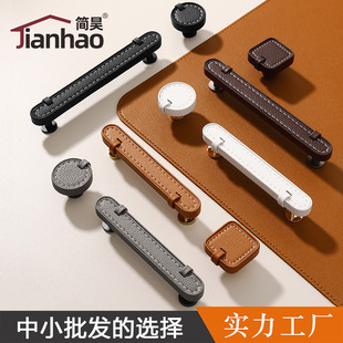 ���T���֕r��Ƥ���Ćο��\�Ͻ��ɫ���������Ь���������