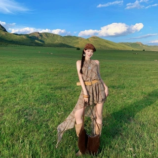 法式复古印花挂脖连衣裙女夏季不规则长裙海边度假拍照裙子