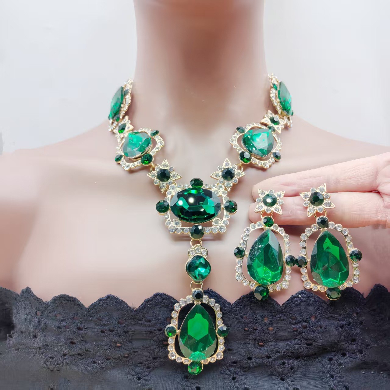 Collar de novia europeo y americano transfronterizo Vestido de novia de dos piezas Accesorios de boda Collar de novia de boda Conjunto de joyas al por mayor directo