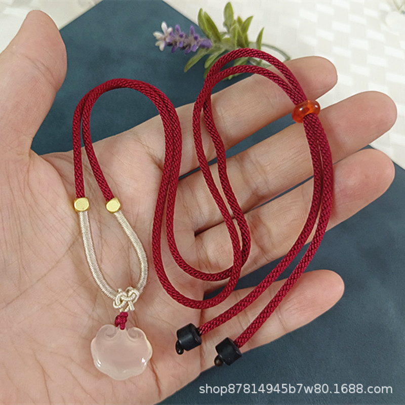 Zaohong 로프가있는 흰색 옥수 양면 Ruyi 잠금 장치 (16*13mm 정도)