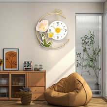 奶油风钟表挂钟客厅家用简约花朵装饰时尚简约玄关处挂墙静音时钟