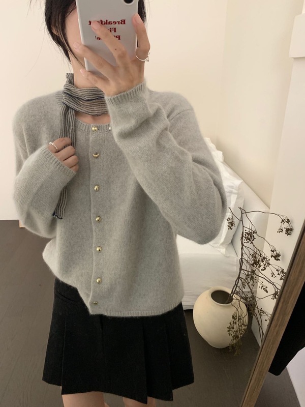 25秋冬季女装羊毛衫韩系高级感圆领月亮扣纯色浣熊绒针织开衫毛衣|undefined