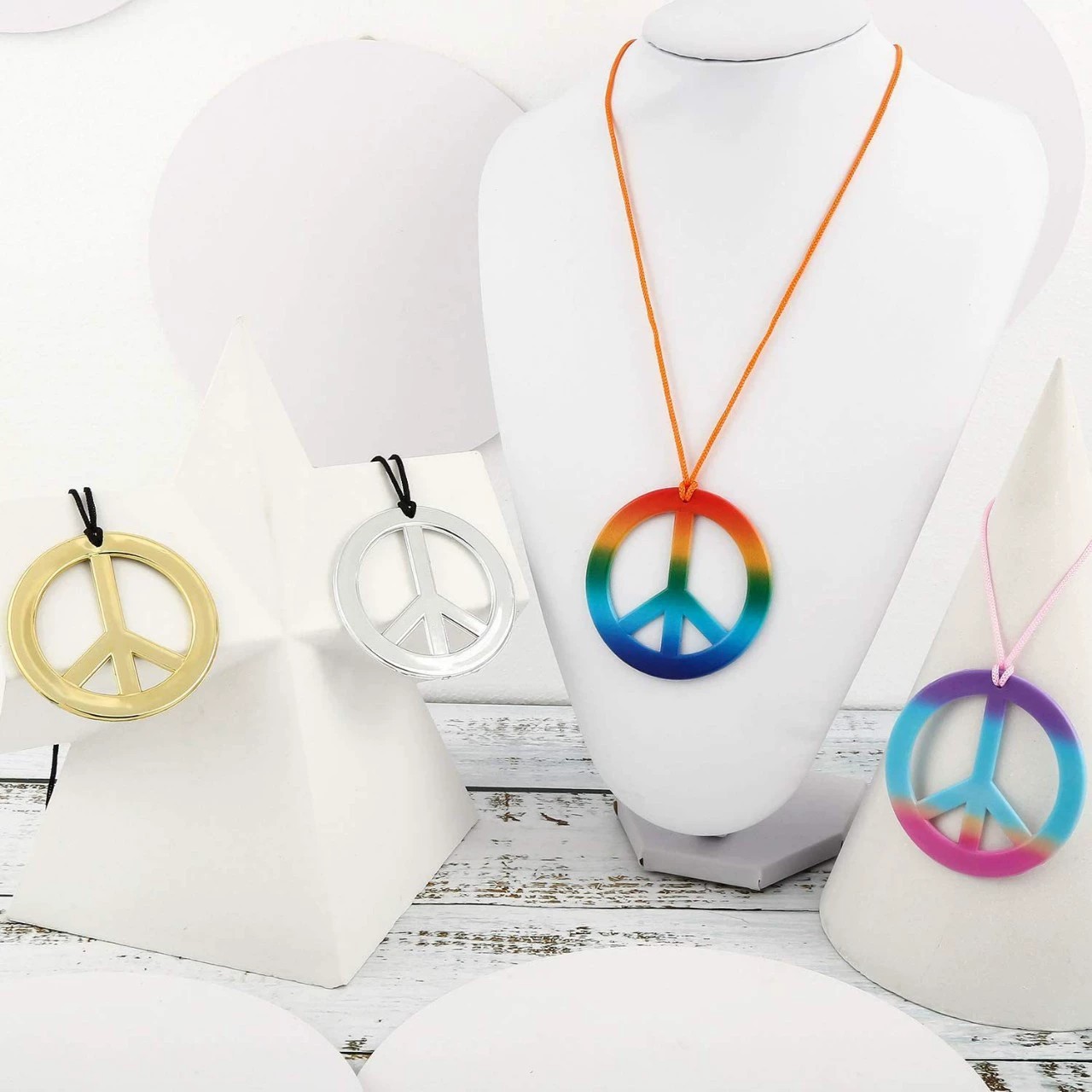 Foreign Trade Peace Symbol Necklace Acrylic Anti-Japanese War Tagging Necklace Colorful Peace Logo Pendant Halloween