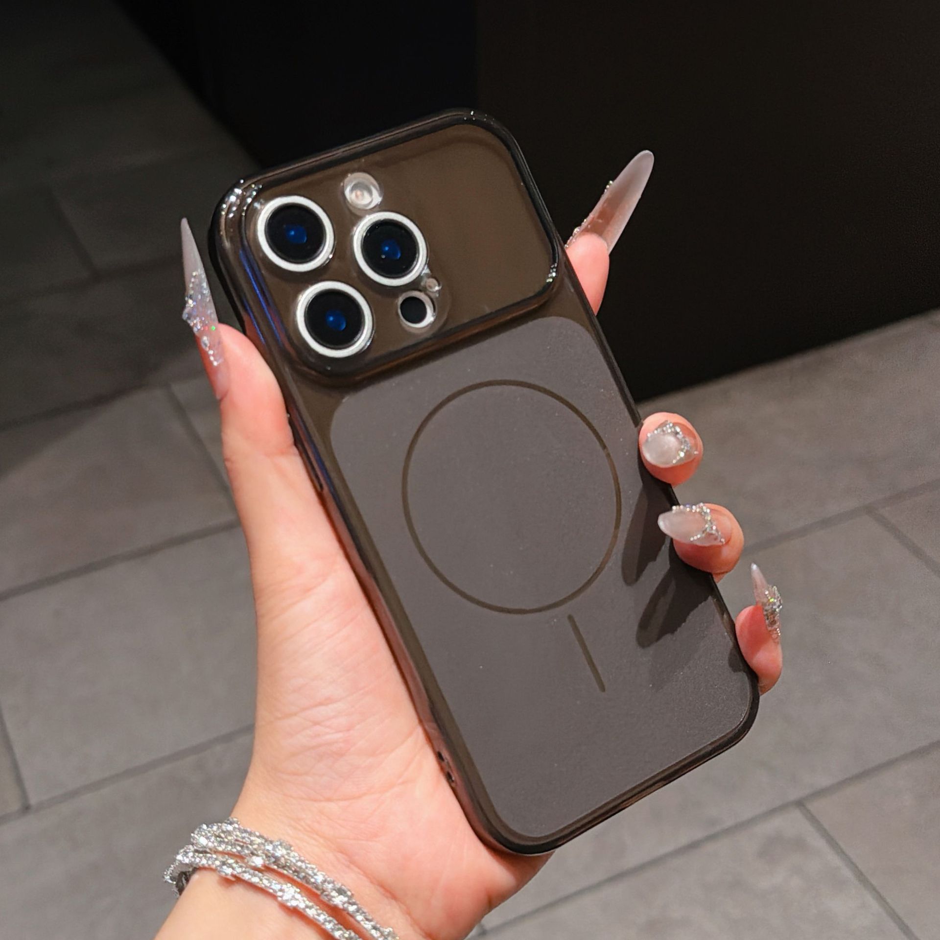 Funda Protectora para Celular iPhone 17 Pro Max y 16 de Silicona Antigolpes Mate