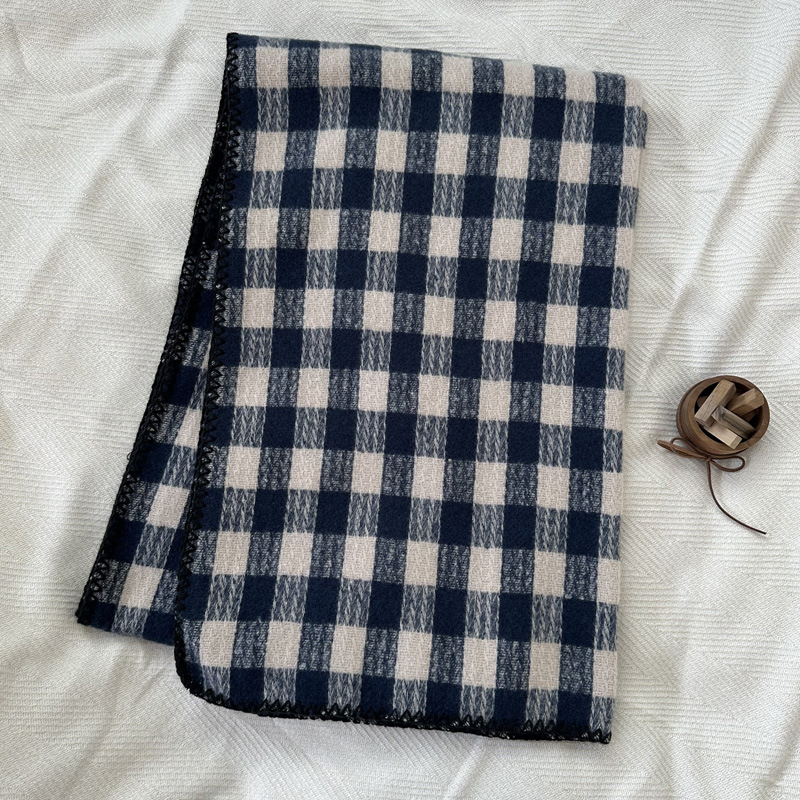 Design Sinn für kleine Duft Dreieck Nadel Spitze fein kariert Imitation Kaschmir Schal Damen Winter Atmosphäre weich wachsartige Lätzchen Schal_voghion.com